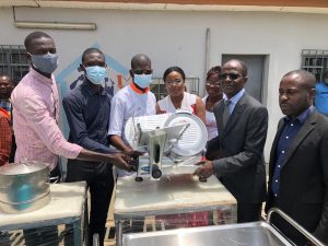 Lire la suite à propos de l’article REMISE DE MATERIEL DE CUISINE AU SERVICE RESTAURANT