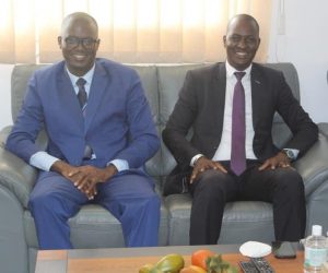 Lire la suite à propos de l’article RENCONTRE DU DIRECTEUR DU CROU-A2 AVEC LE RESPONSABLE TECHNIQUE DU PROGRAMME DE DÉCENTRALISATION DES UNIVERSITÉS ( PDU)