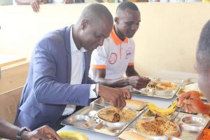 Lire la suite à propos de l’article VISITE DU DIRECTEUR AU RESTAURANT DU CROU-A2