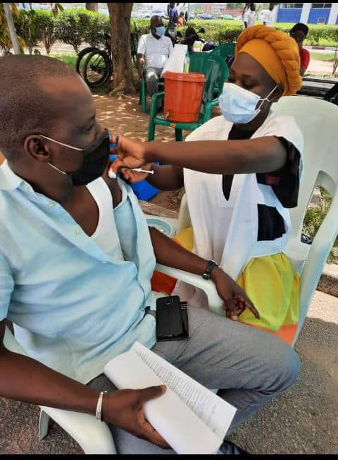 Lire la suite à propos de l’article OPERATION DE VACCINATION CONTRE LA COVID-19 AU CROU ABIDJAN 2