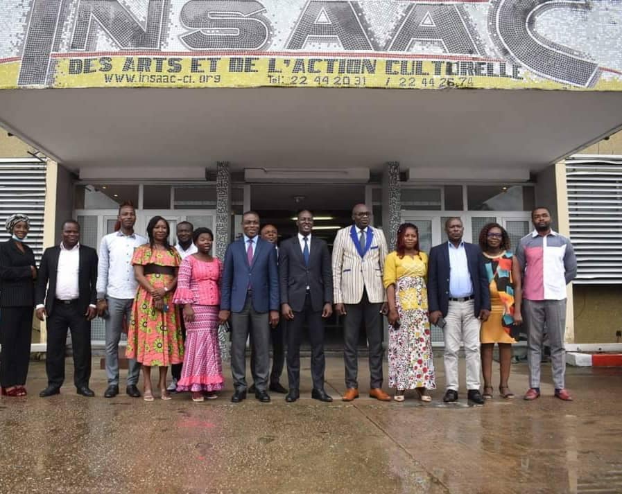 SIGNATURE DE CONVENTION DE  PARTENARIAT ENTRE LE CROU ABIDJAN 2 ET L&rsquo; INSAAC